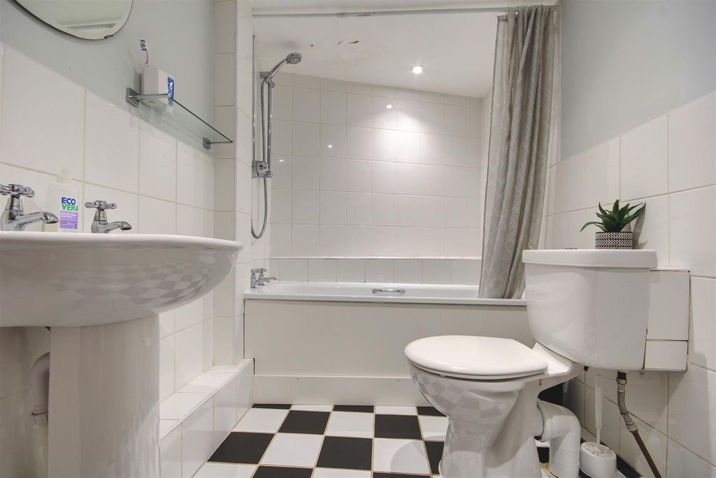 Property photo 3 of 7 Img_5370-Img_5372.Jpg