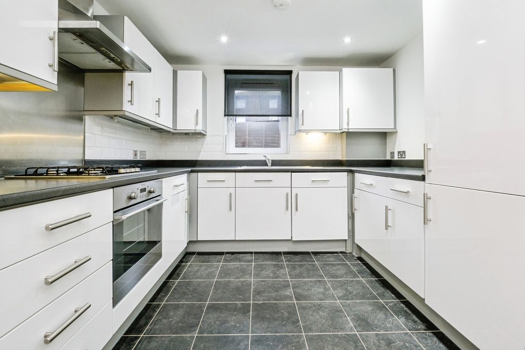 Property photo 3 of 18 Pbox-Img.Jpg