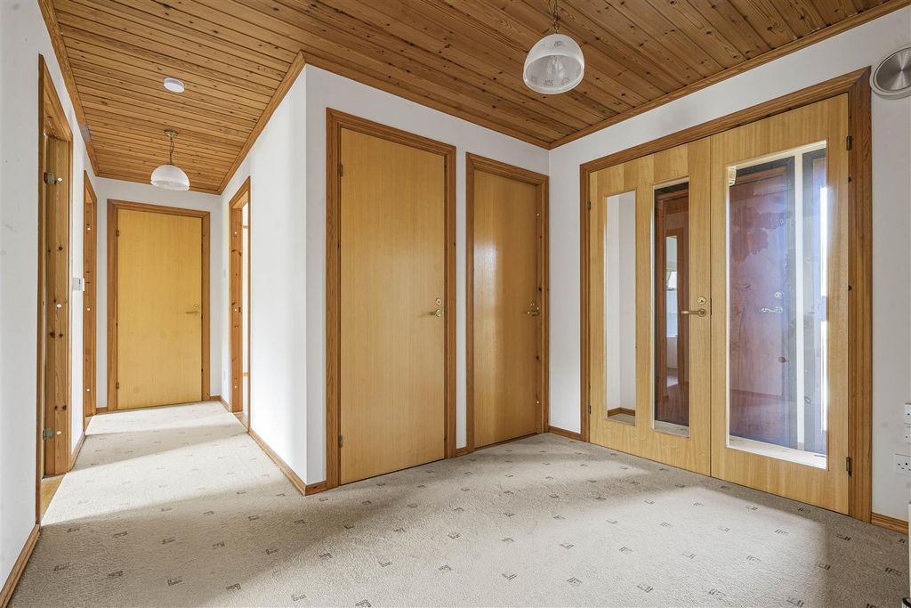 Property photo 3 of 18 25_86235.Jpg