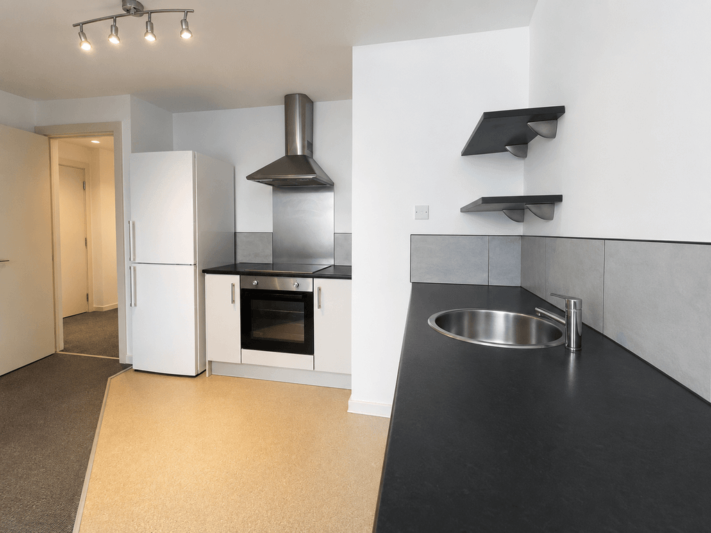 Property photo 3 of 7 Kitchen