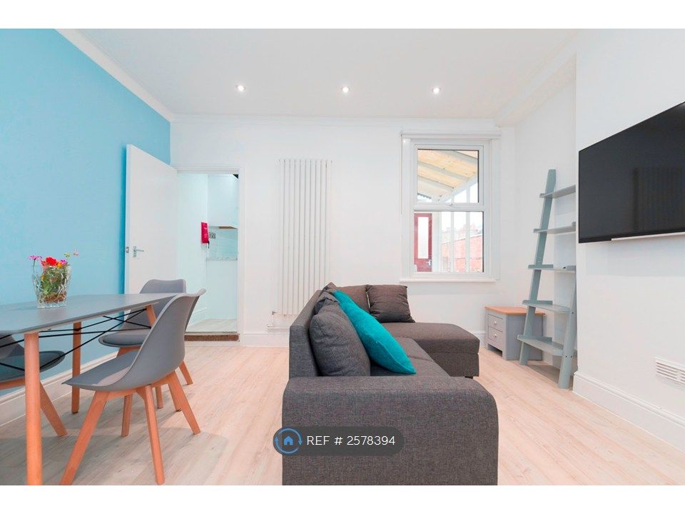 Property photo 2 of 23