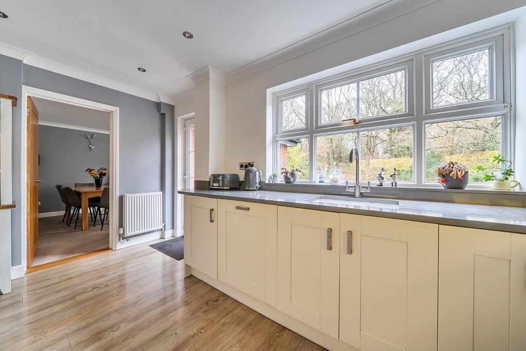 Property photo 2 of 18 Sapphire 11.Jpg