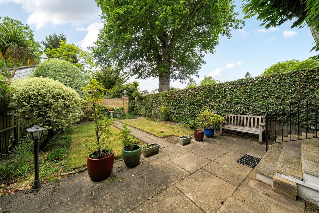 Property photo 2 of 19 Picture No. 35