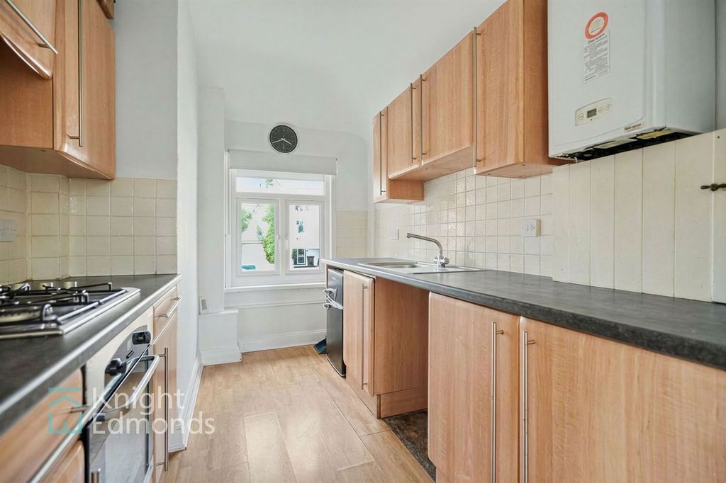 Property photo 3 of 5 Kitchen