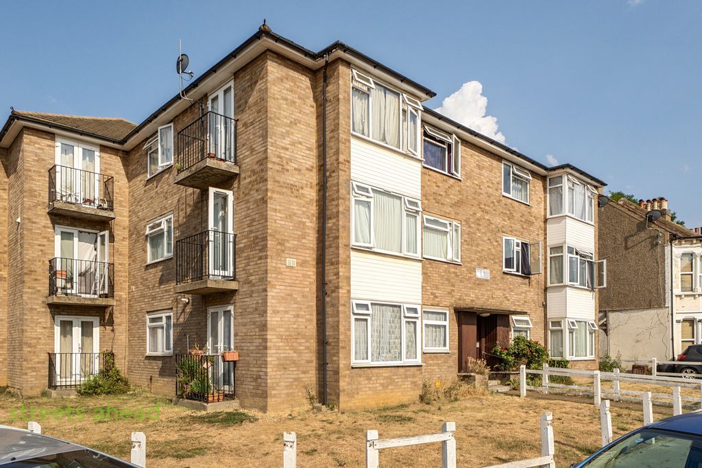 Property photo 1 of 16 45Bd3442-Bbf2-414...