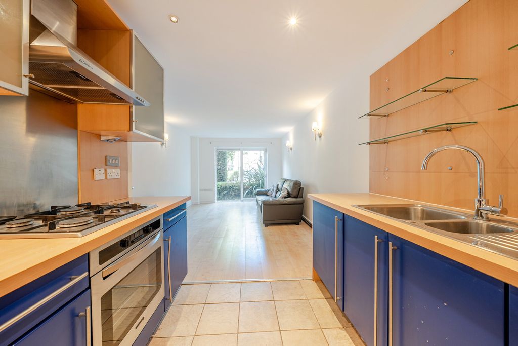 Property photo 2 of 20 Kitchen