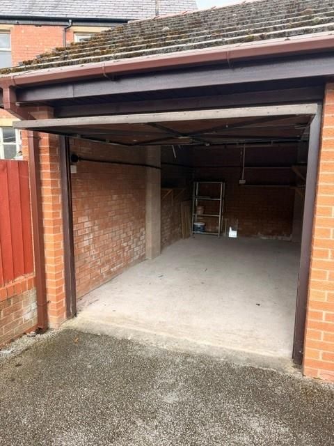 Property photo 3 of 12 Garage