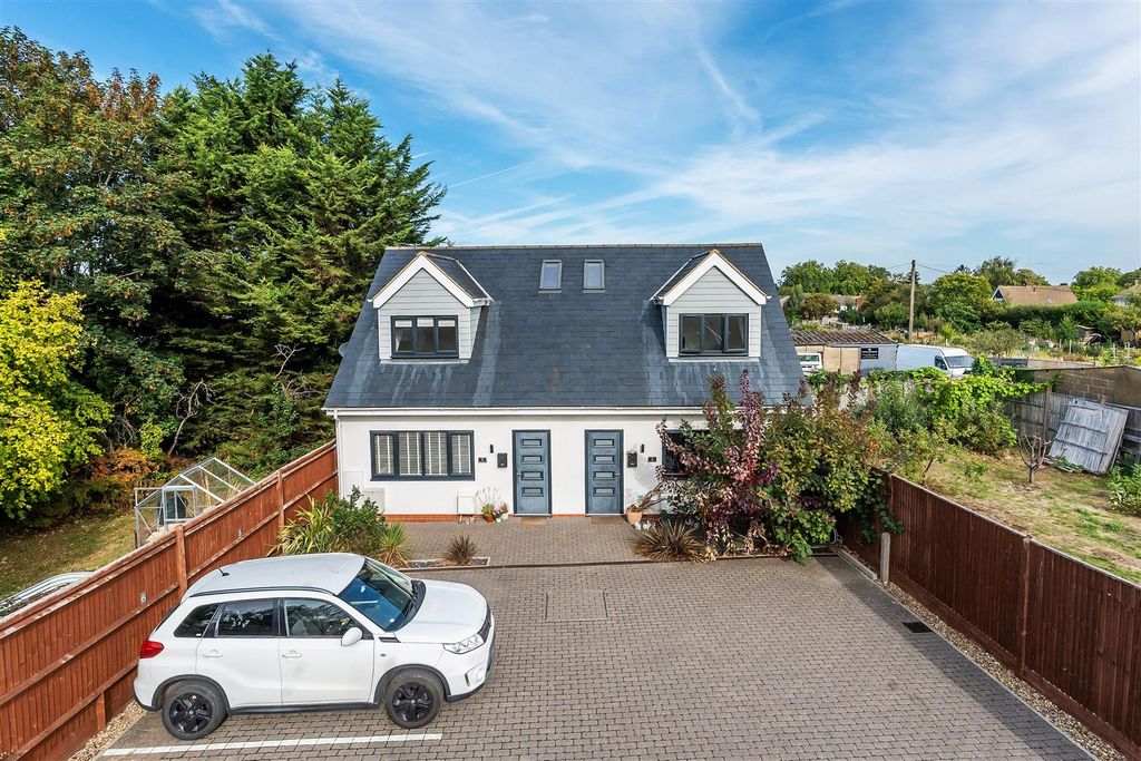 Property photo 2 of 12 5-Vincent-Mews-5.Jpg