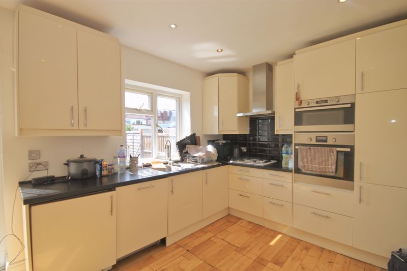 Property photo 2 of 16 Photo 6