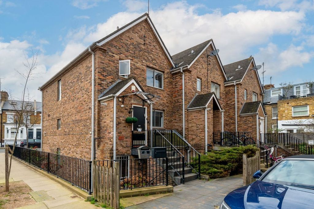 Property photo 1 of 5