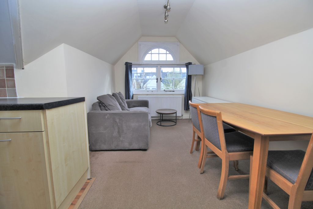 Property photo 2 of 12 110