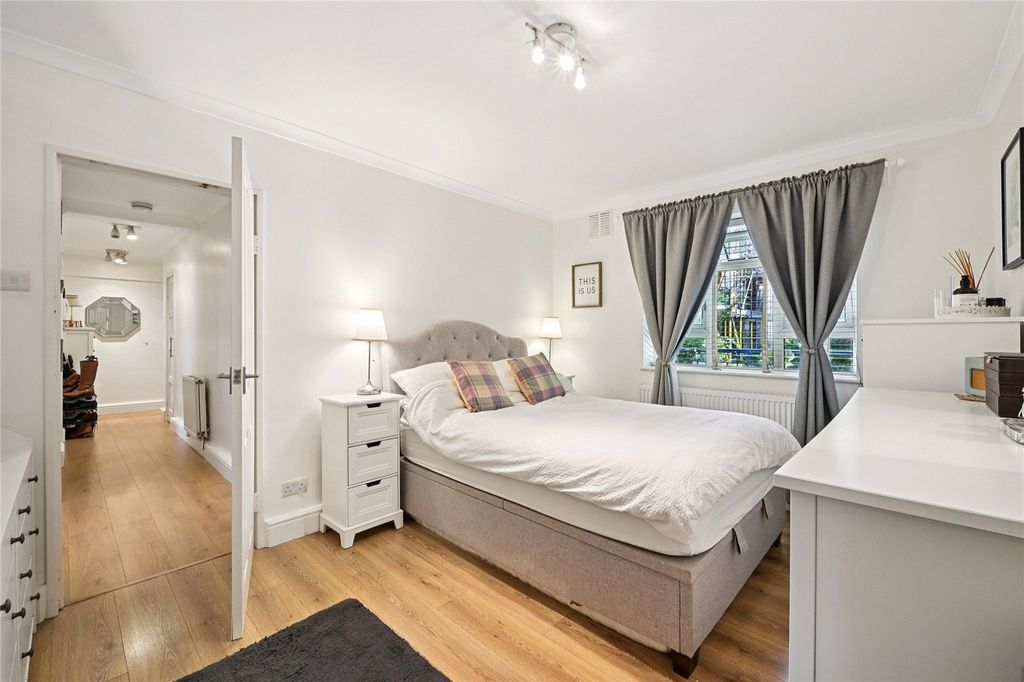 Property photo 3 of 13 Prinicpal Bedroom