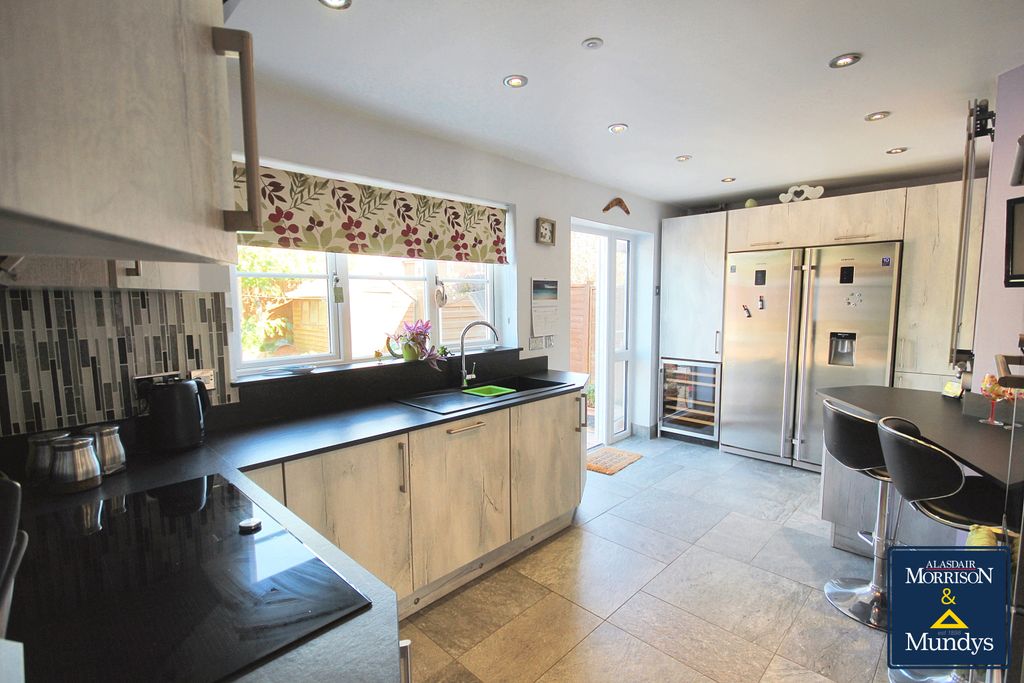 Property photo 2 of 16 Kitchen Breakfast Room