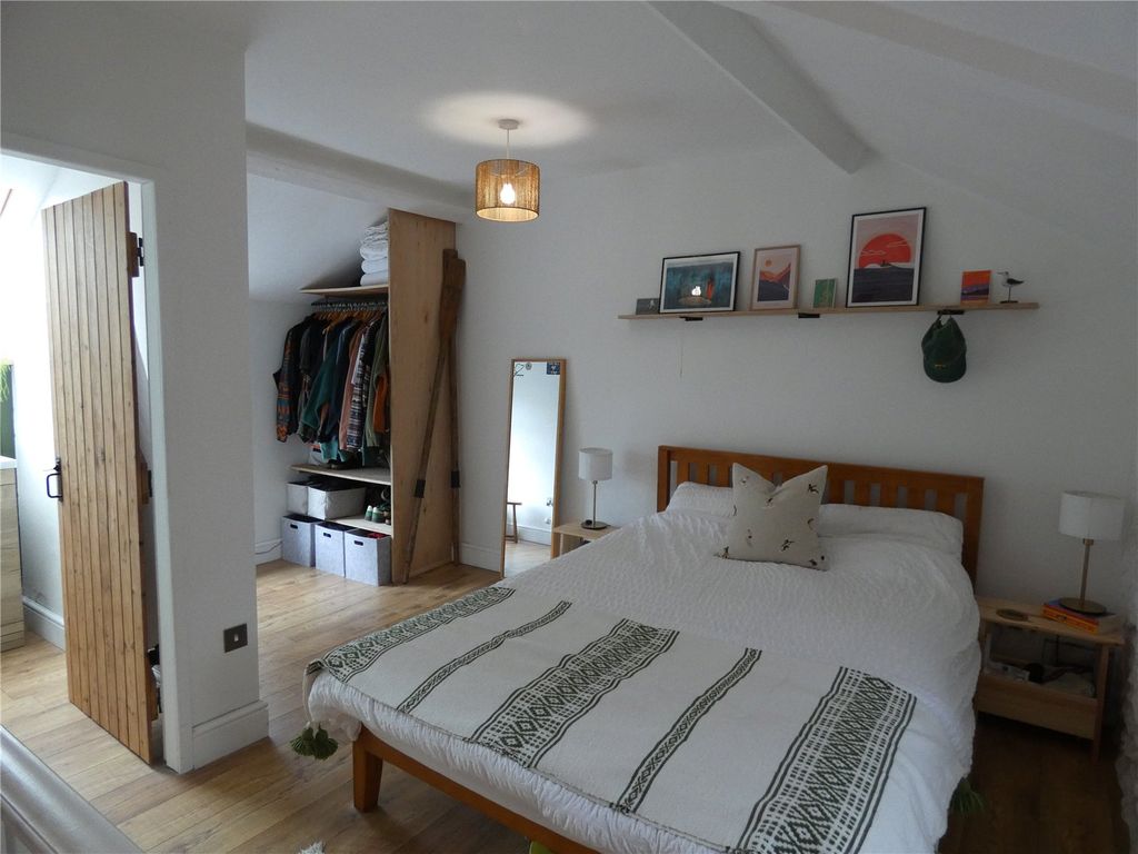 Property photo 3 of 15 Picture No. 06