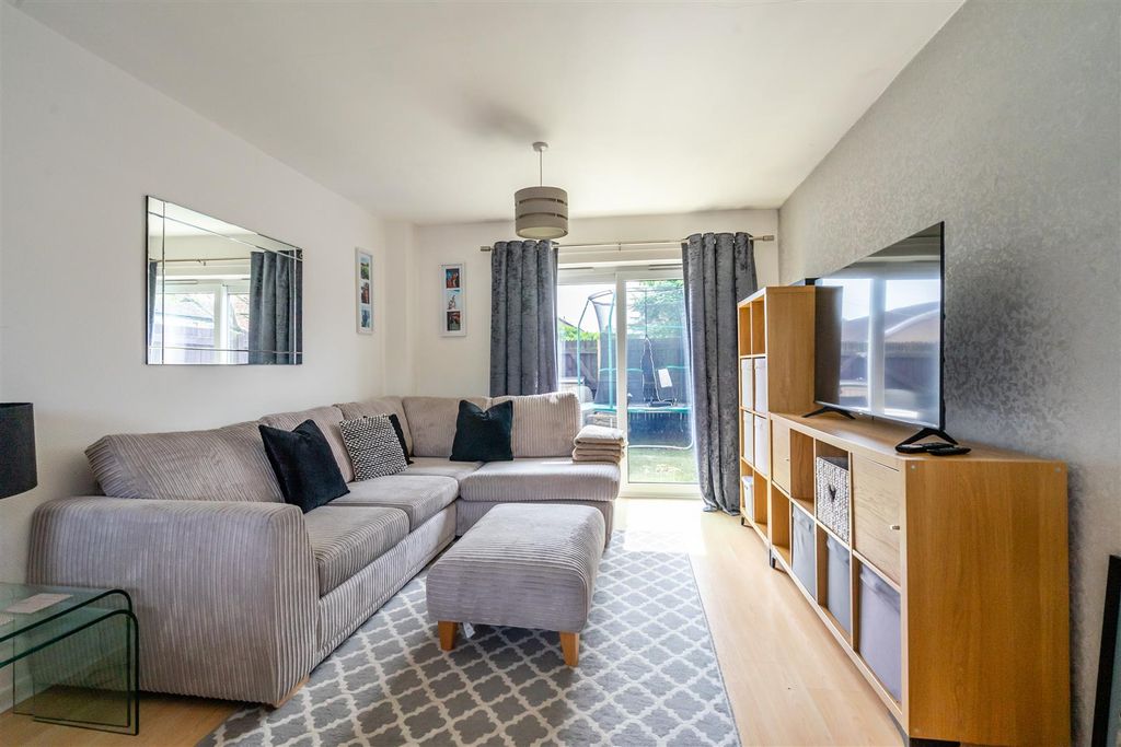 Property photo 1 of 10 Foxwood Lane (4 Of 14).Jpg