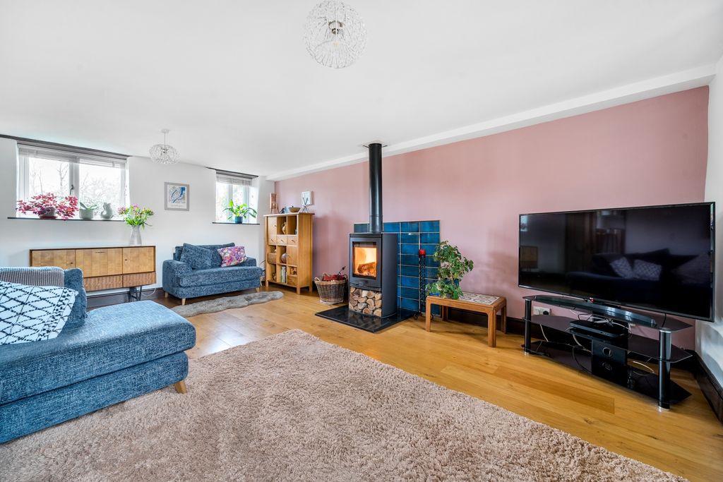 Property photo 3 of 25 1415145-14-699738Db1c8F9