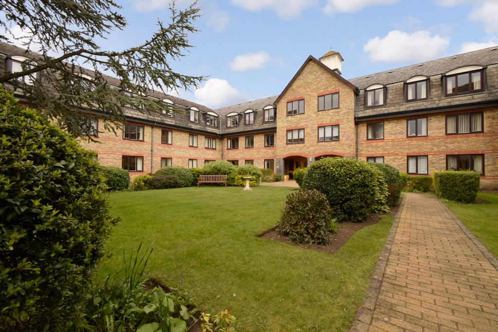 Property photo 1 of 12 General View Of Deve