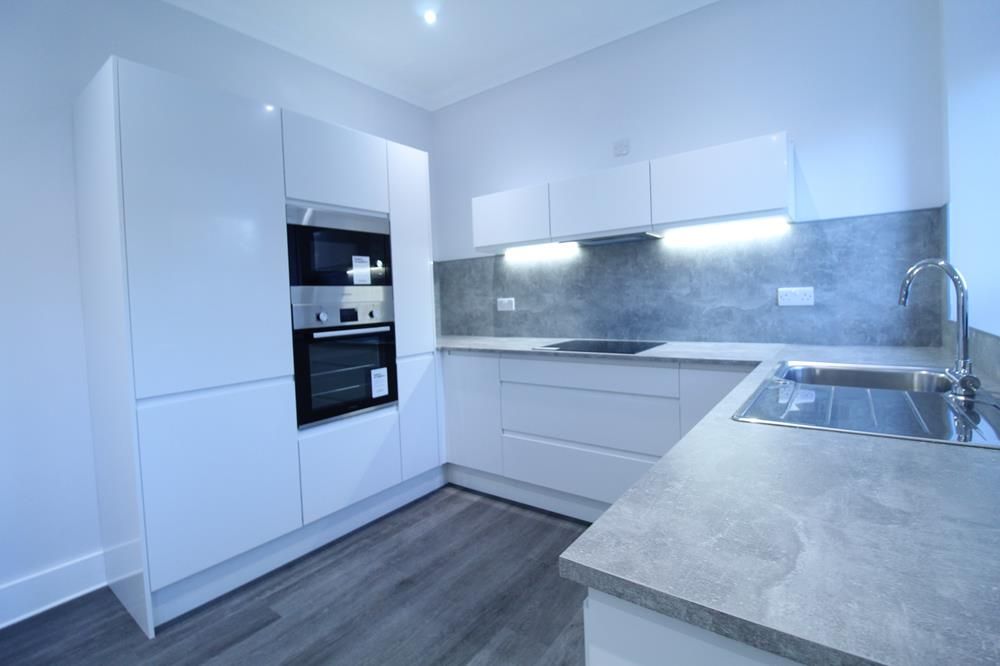 Property photo 2 of 7 Kitchen