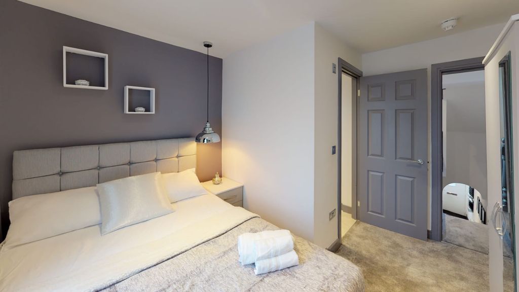 Property photo 3 of 5