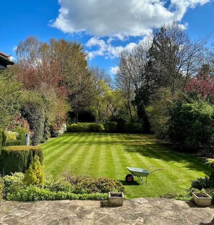 Property photo 2 of 17