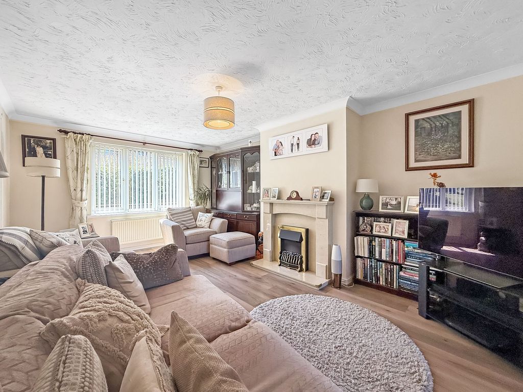 Property photo 3 of 34