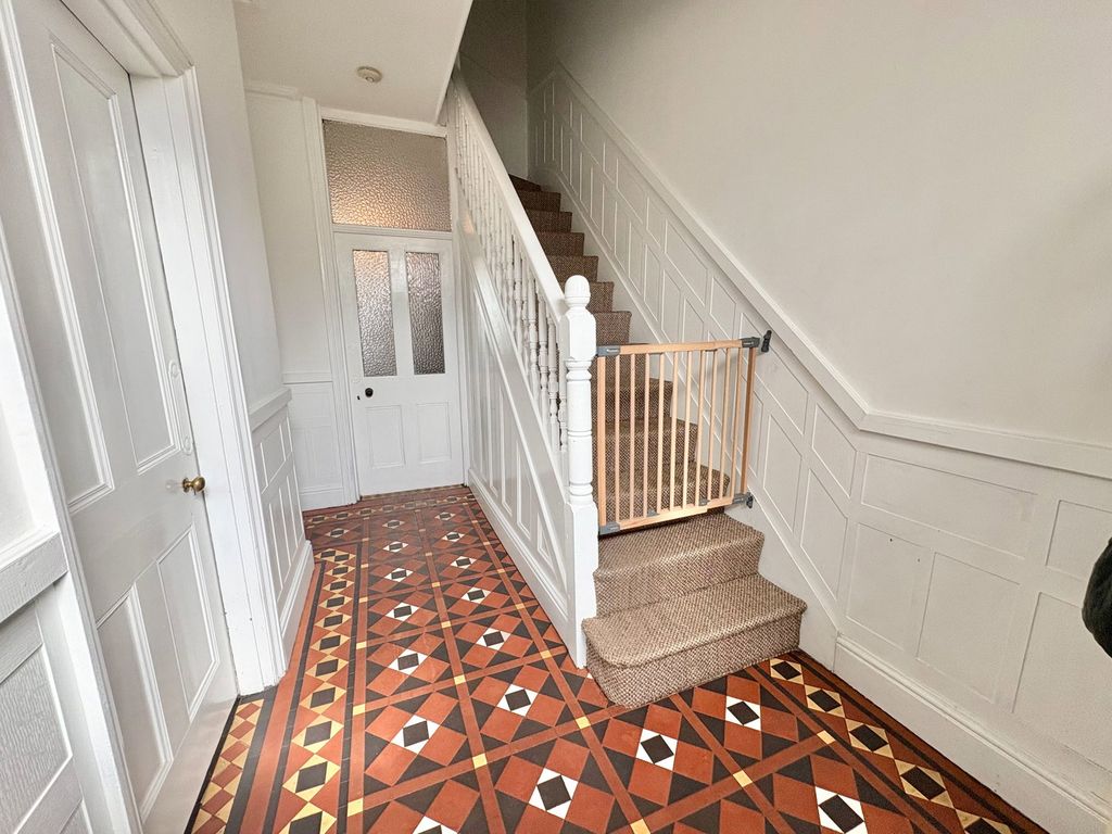 Property photo 2 of 34