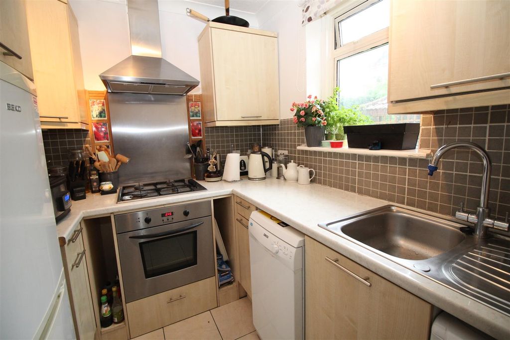 Property photo 2 of 5