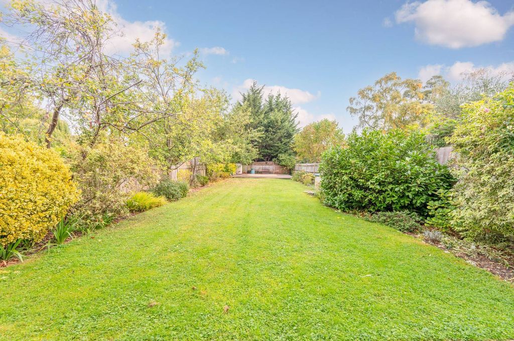 Property photo 2 of 11