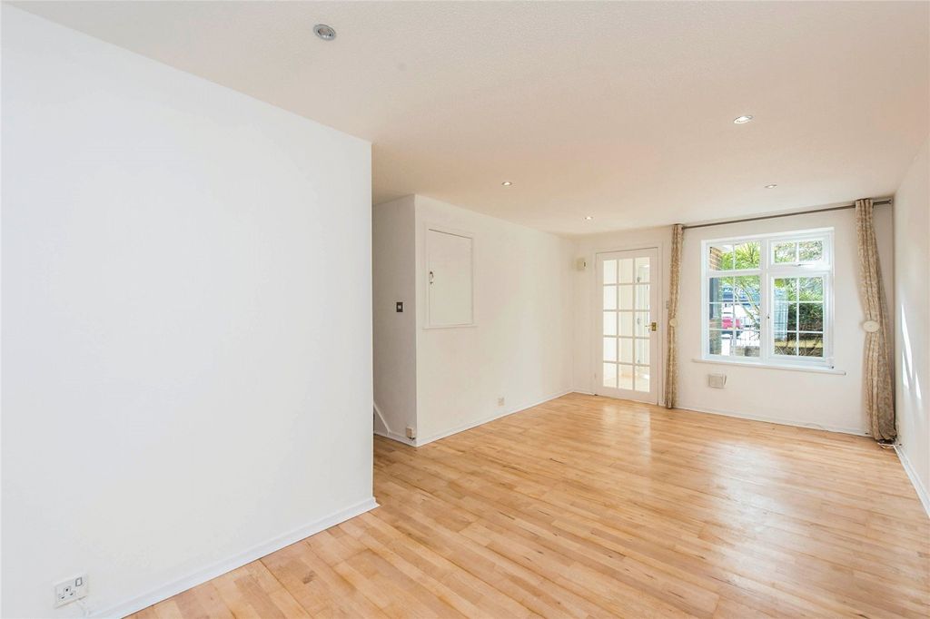 Property photo 2 of 14 Picture No. 35