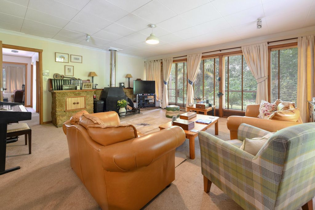 Property photo 2 of 24