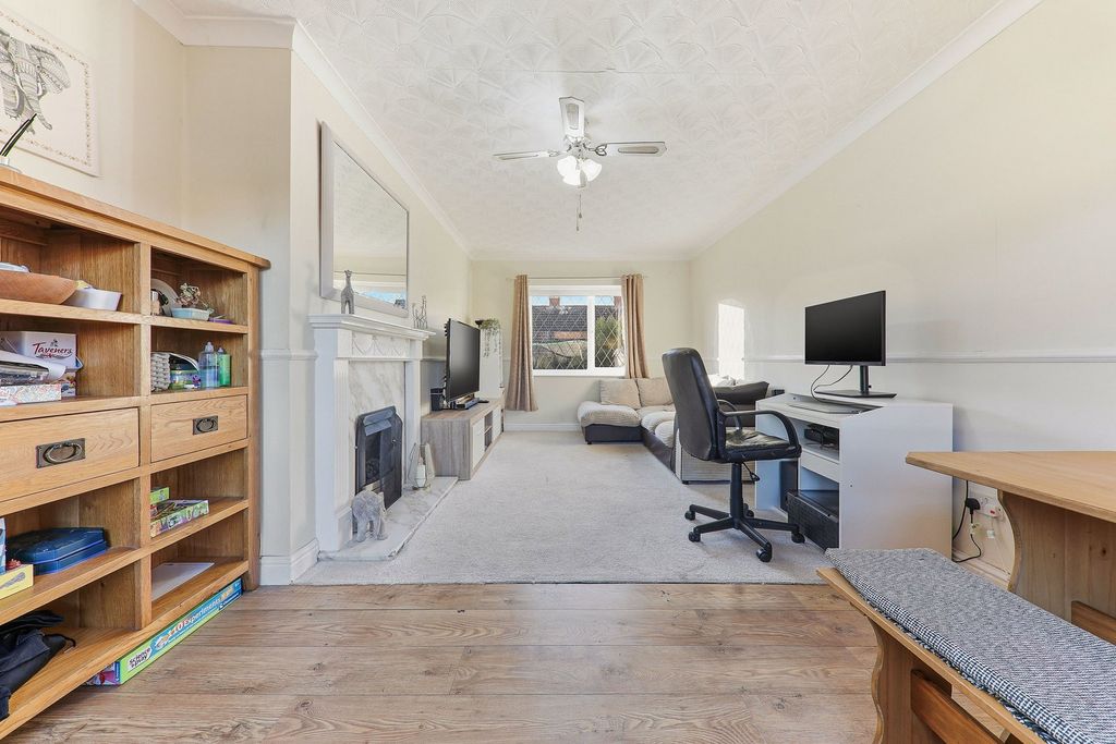 Property photo 2 of 18