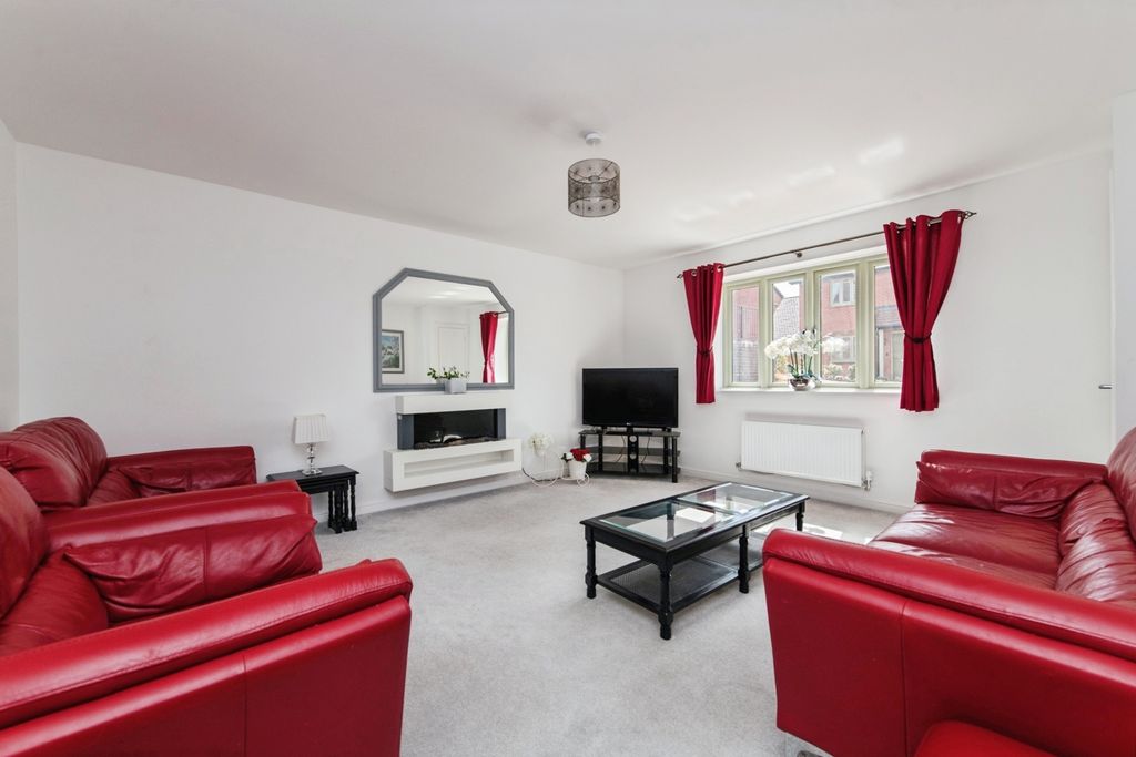 Property photo 2 of 19 Pbox-Img.Jpg