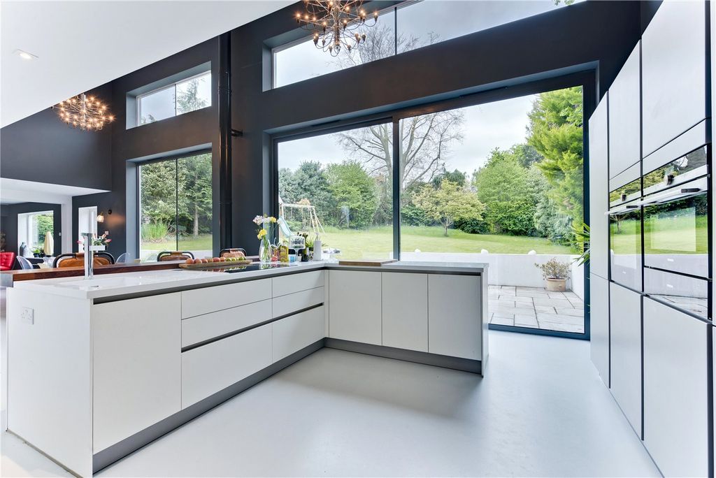Property photo 3 of 12 Modern Kitchen