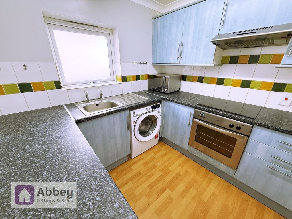 Property photo 1 of 17 Kitchen