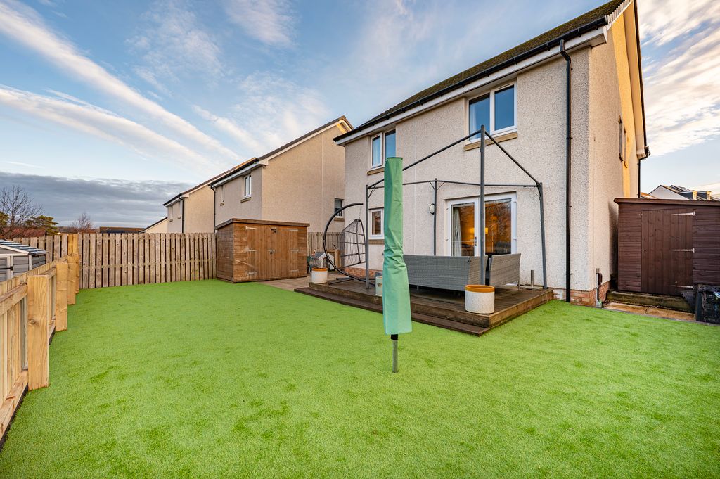 Property photo 2 of 33