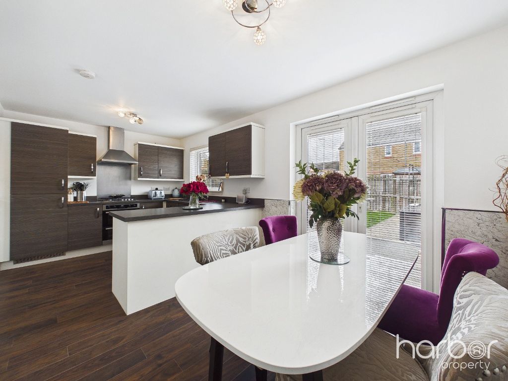 Property photo 2 of 15 5056324