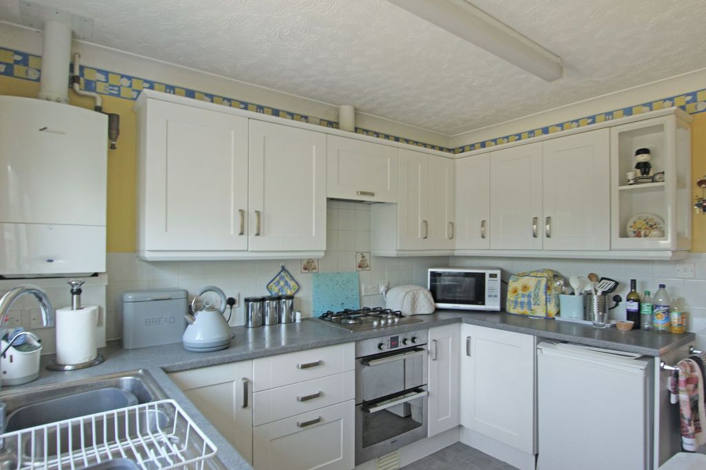 Property photo 2 of 17