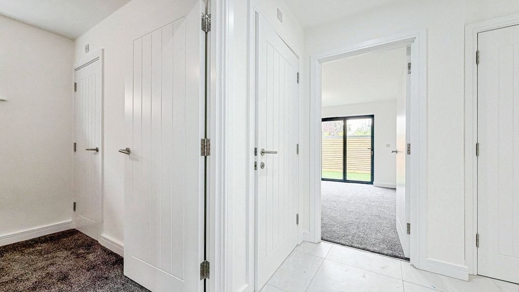 Property photo 3 of 26 Pbox-Img.Jpg