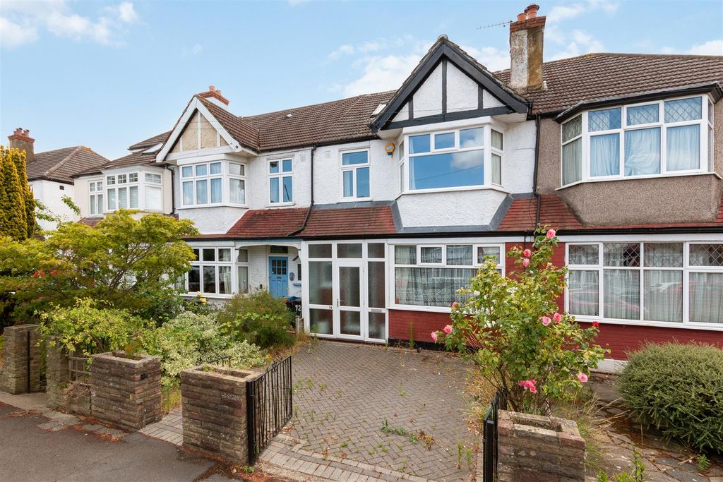 Property photo 1 of 12 External