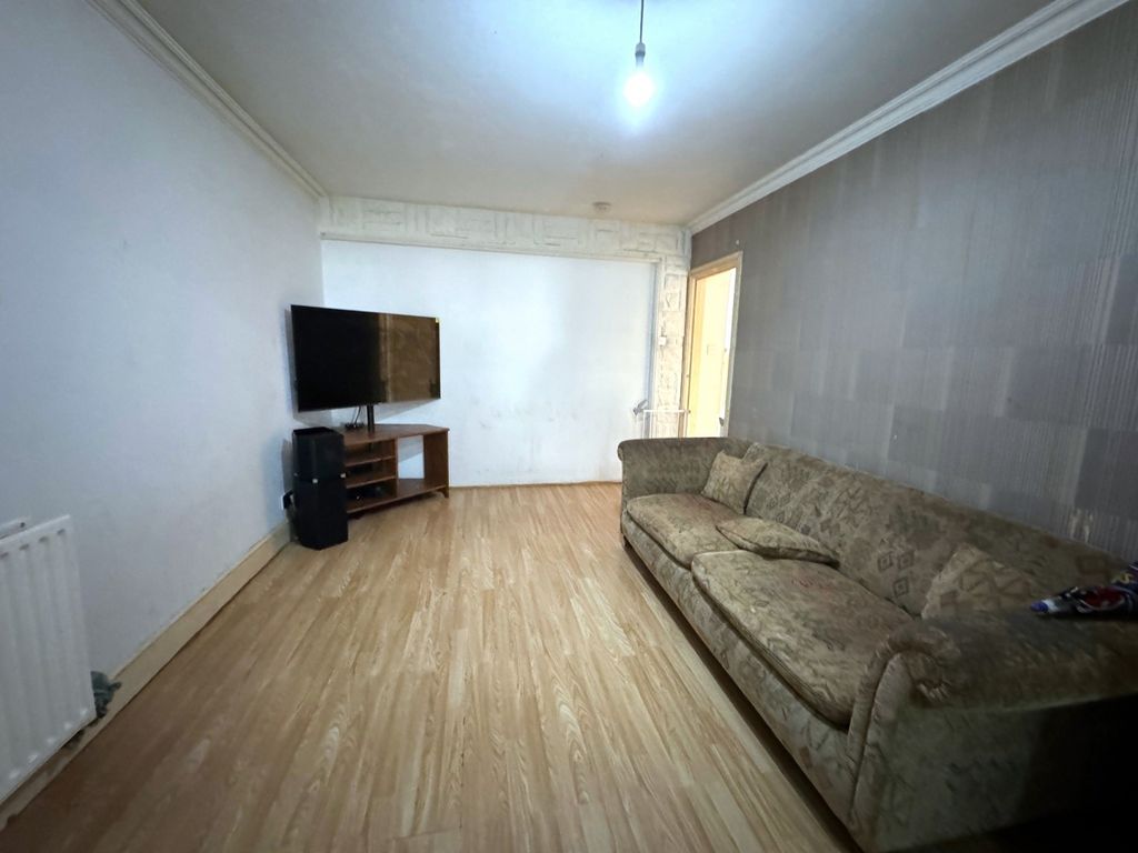 Property photo 3 of 16 Gallery