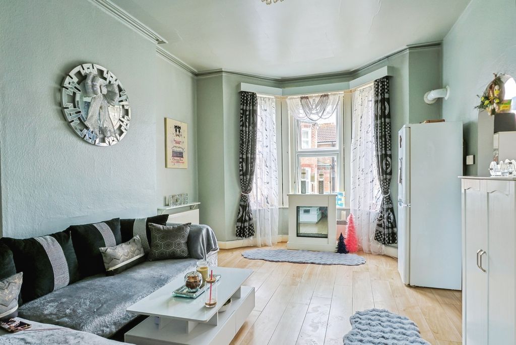 Property photo 2 of 20 Pbox-Img.Jpg