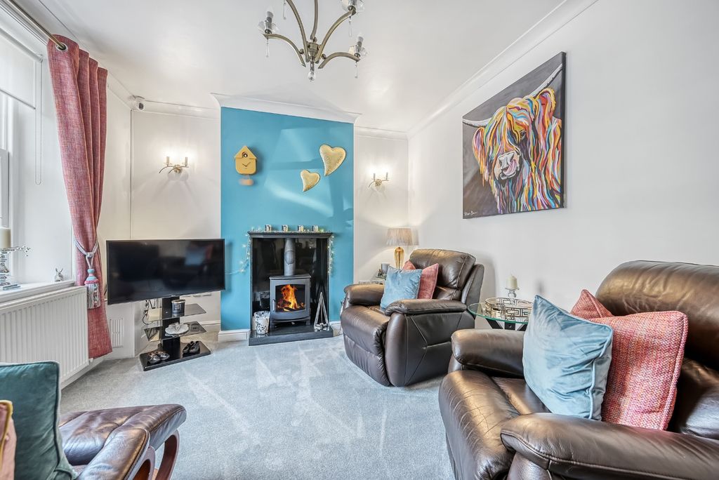 Property photo 3 of 43 4528716