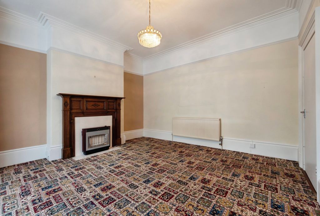 Property photo 3 of 17 Photo