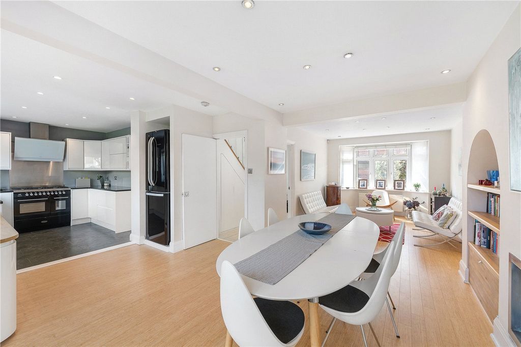 Property photo 3 of 23 Picture No. 10