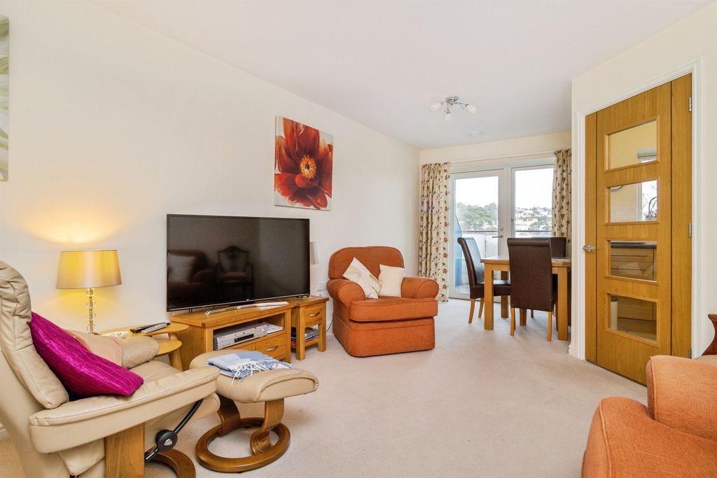 Property photo 2 of 24