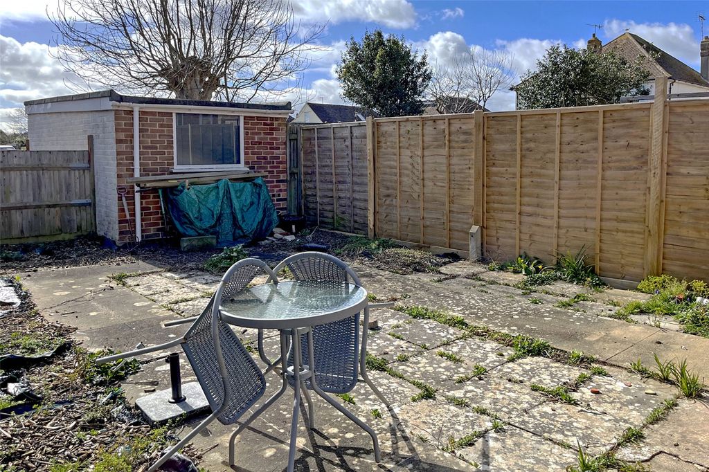 Property photo 2 of 11 Picture No. 15