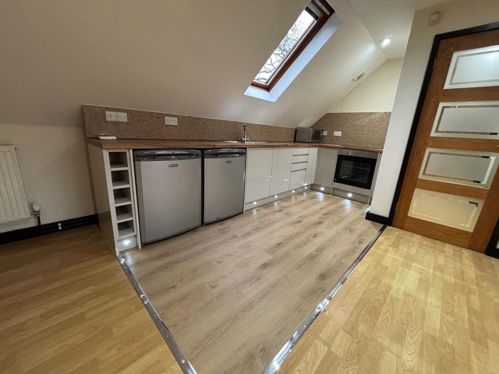 Property photo 1 of 13 4Beba21F-E910-42d0-9Be4-529F5A052Baf