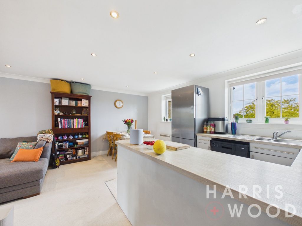 Property photo 3 of 14 5136373