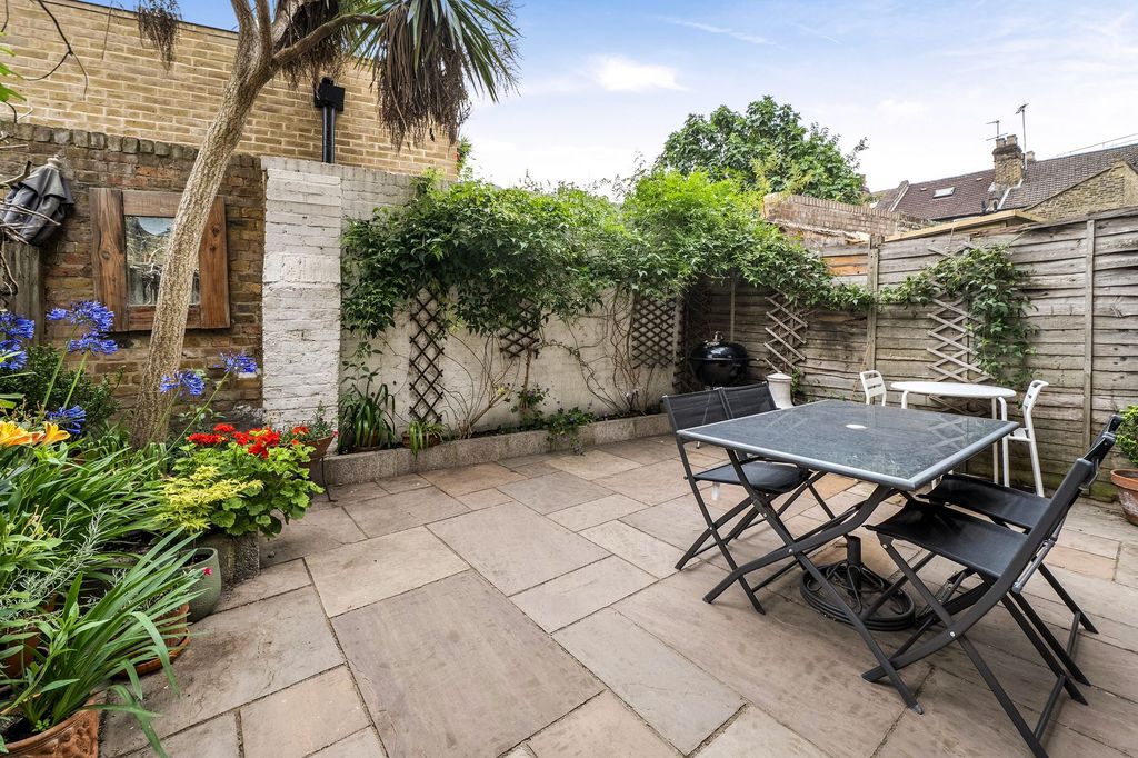 Property photo 3 of 22