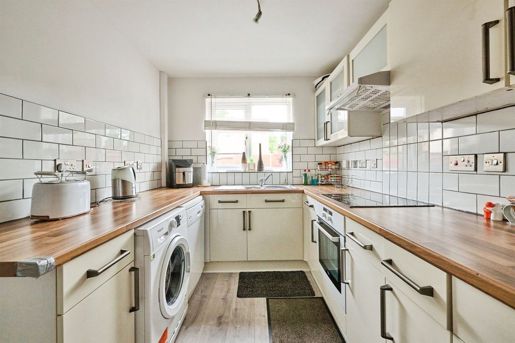 Property photo 2 of 14